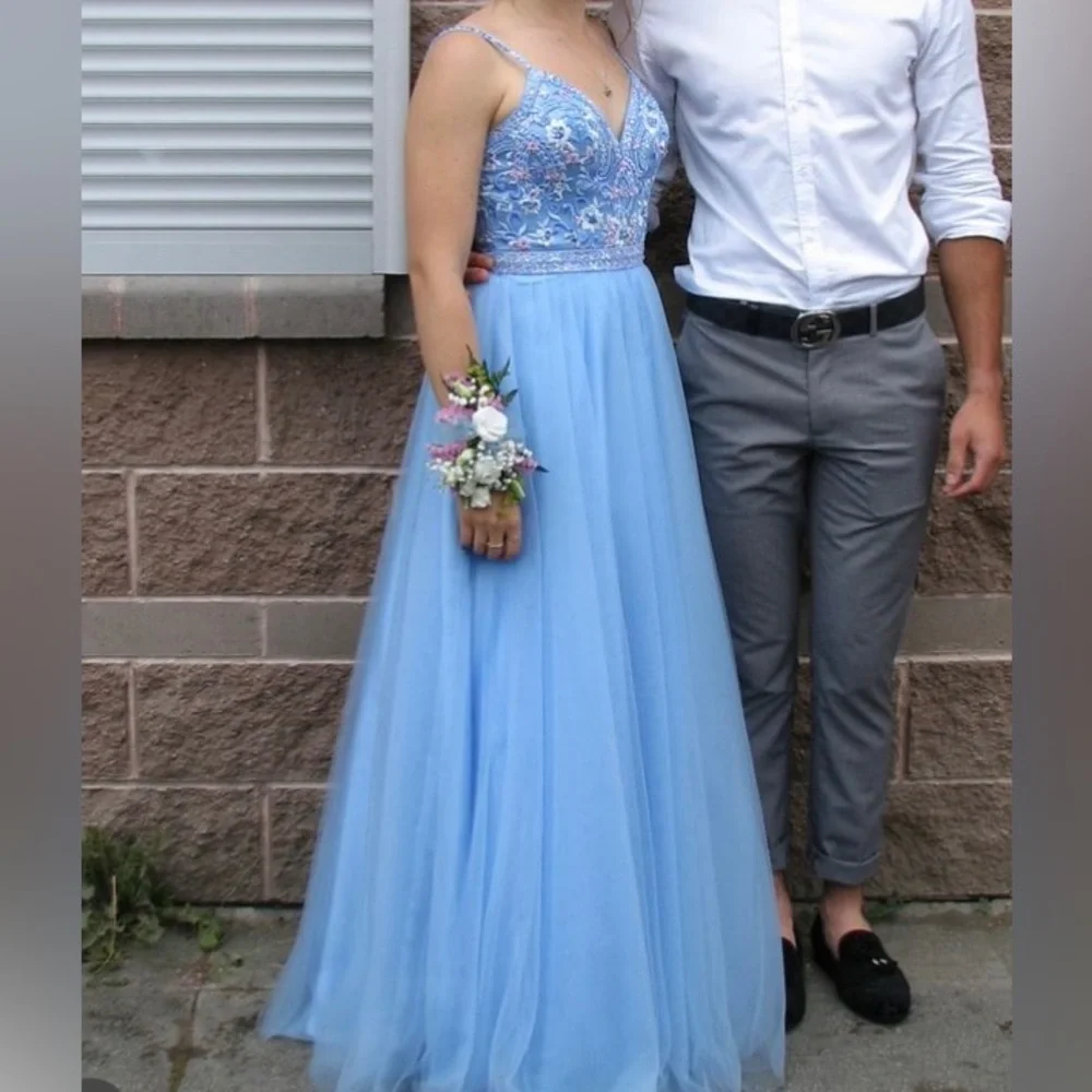 Grad/Prom Dress - Picture 3 of 3